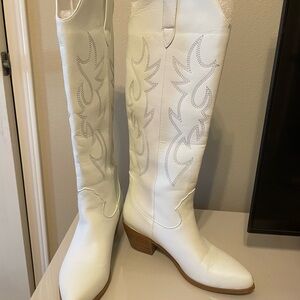 White Western Cowboy Boots